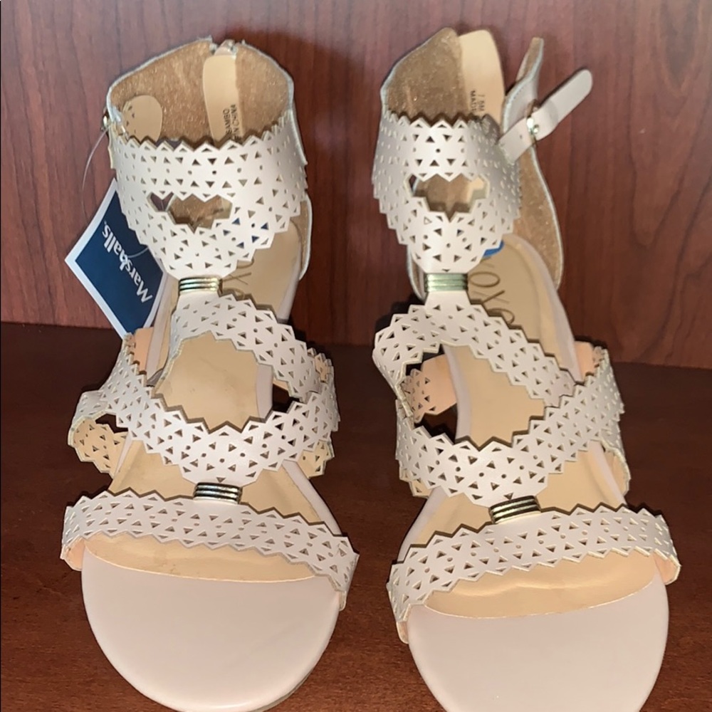 Xoxo wedge beige size 7.5 shoes samba sandal